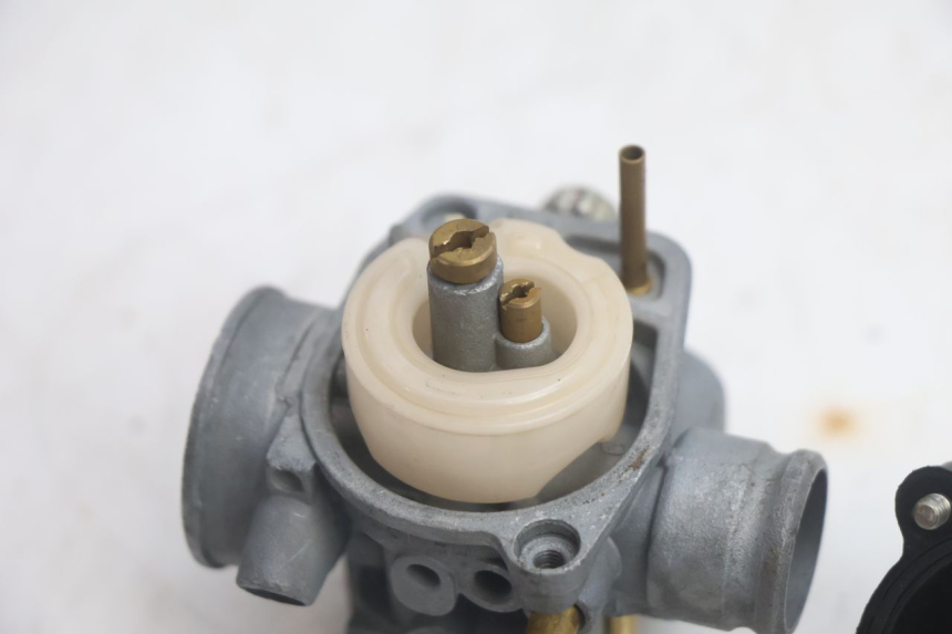 photo de CARBURATEUR PEUGEOT KISBEE 2T 50 (2010 - 2017) - Marquages et références