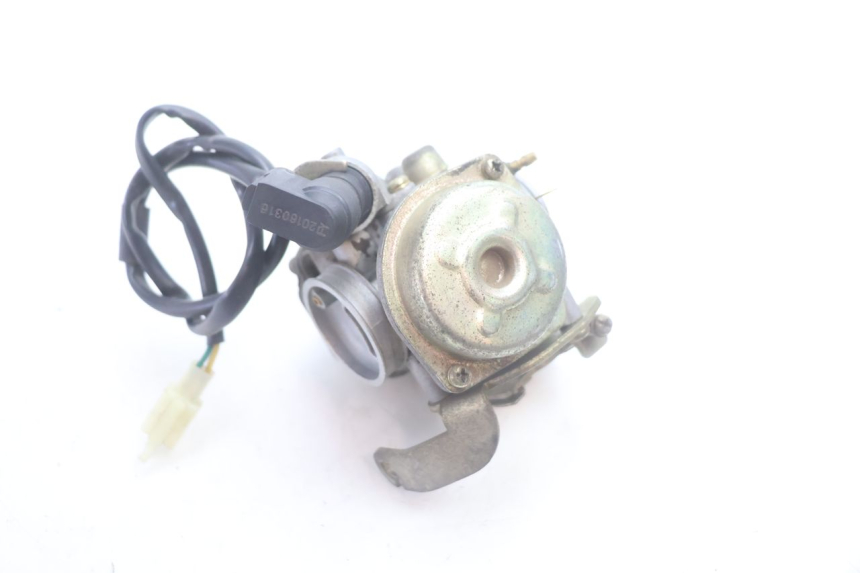 photo de CARBURATEUR PEUGEOT KISBEE 4T 50 (2010 - 2017) - Gros plan technique