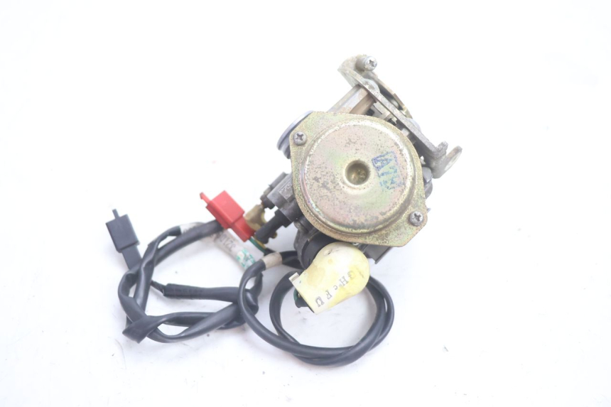 photo de CARBURATEUR SYM MIO 50 (2005 - 2010) - Gros plan technique