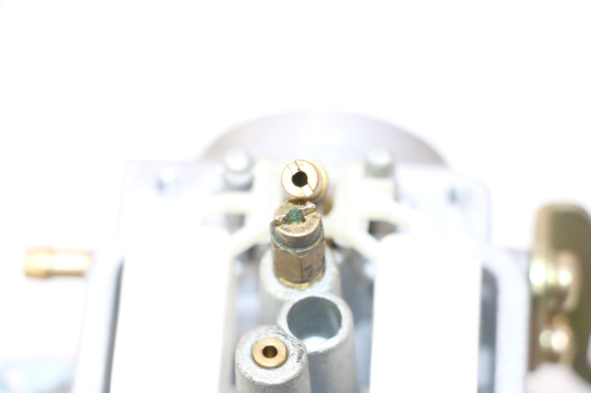 photo de CARBURATEUR YIYING RETRO 125 (2008 - 2018) - Vue rapprochée