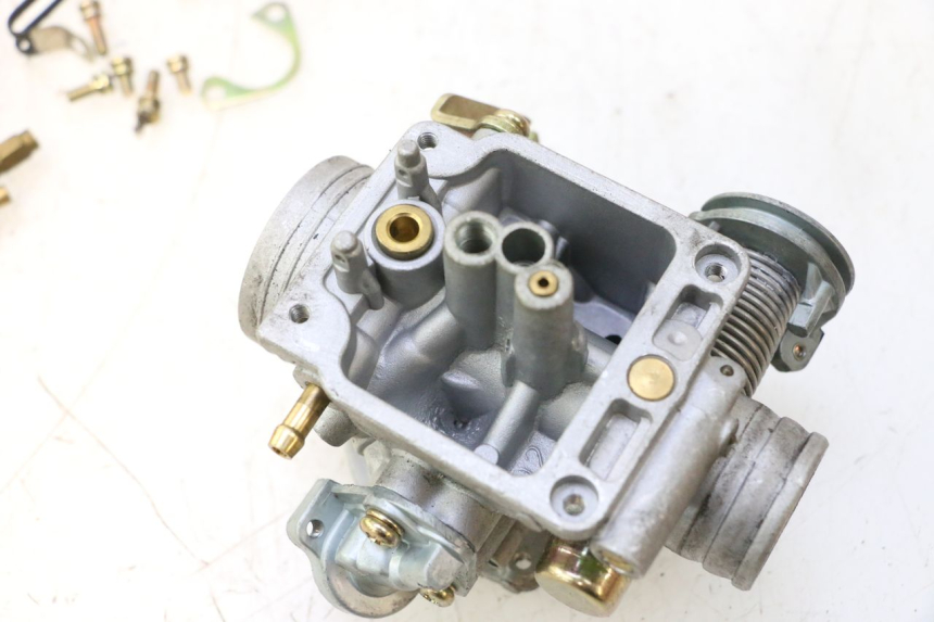photo de CARBURATEUR YIYING RETRO 125 (2008 - 2018) - Inspection visuelle