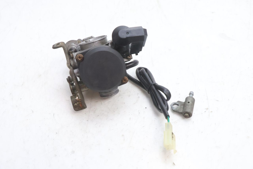 photo de CARBURATEUR YIYING RETRO 50 (2008 - 2017) - Gros plan technique