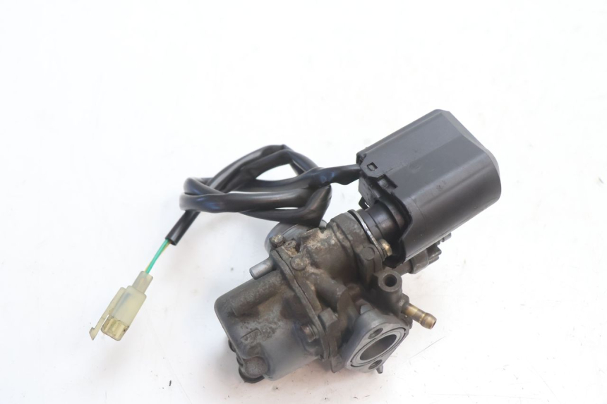photo de CARBURATEUR PEUGEOT SPEEDFIGHT LC 50 (1996 - 2002) - Gros plan technique