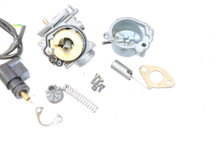 photo de CARBURATEUR PEUGEOT SPEEDFIGHT LC 50 (1996 - 2002) - Inspection visuelle