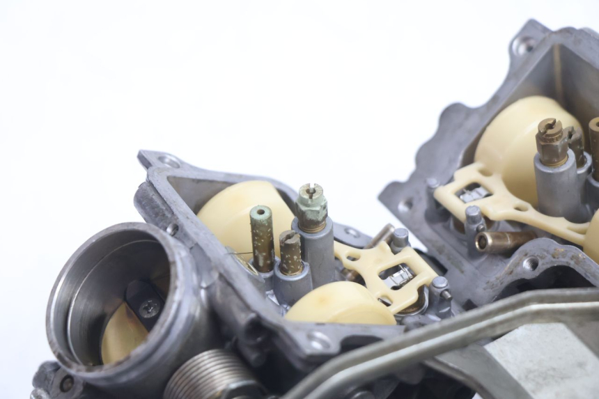 photo de CARBURATEUR HONDA ST PAN EUROPEAN 1100 (1990 - 2002) - Focus structure