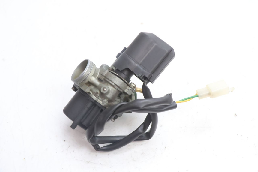 photo de CARBURATEUR PEUGEOT TKR TREKKER FURIOUS 50 (2005 - 2014) - Gros plan technique