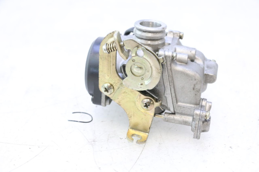 photo de CARBURATEUR BAOTIAN TRAVEL SPIRIT 50 (2010 - 2012) - Gros plan technique