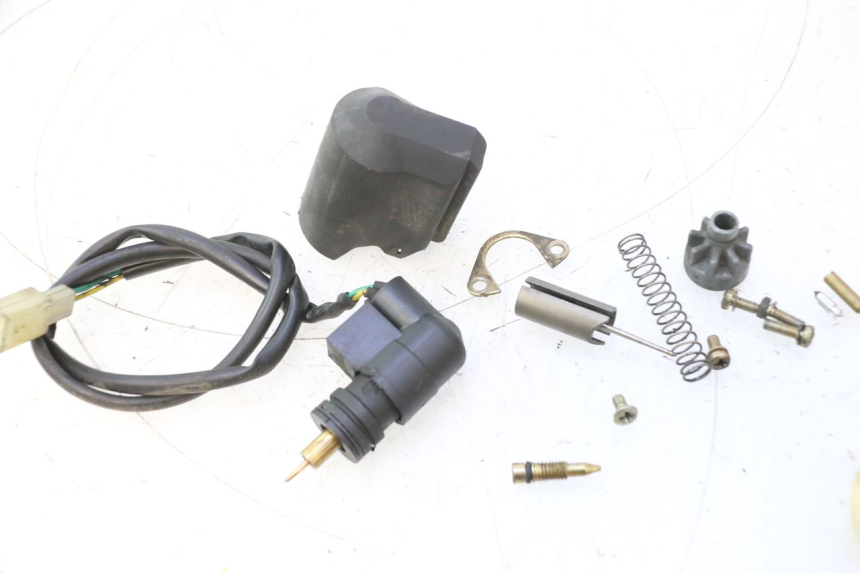 photo de CARBURATEUR PEUGEOT TREKKER 50 (1995 - 2004) - Inspection visuelle