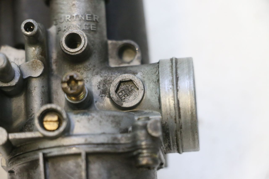 photo de CARBURATEUR PEUGEOT TREKKER 50 (1995 - 2004) - Gros plan technique