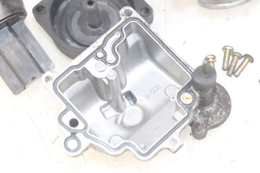 photo de CARBURATEUR SUZUKI UH BURGMAN 125 (2002 - 2006) - Inspection visuelle
