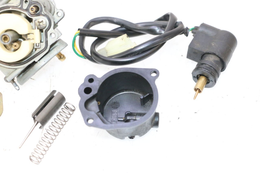 photo de CARBURATEUR PEUGEOT VIVACITY 50 (2004 - 2009) - Vue rapprochée