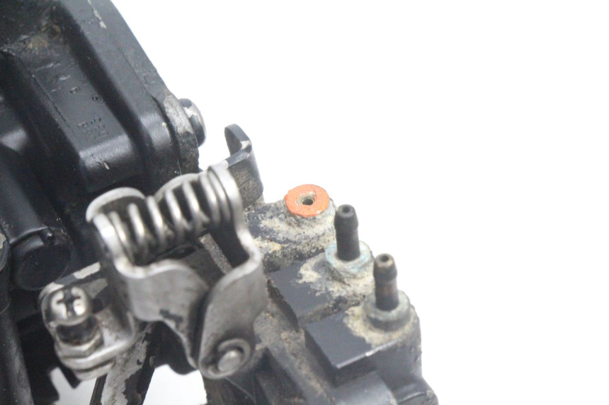 photo de CARBURATEUR YAMAHA WAVE RUNNER GP R 1200 (2000 - 2003) - Vue rapprochée
