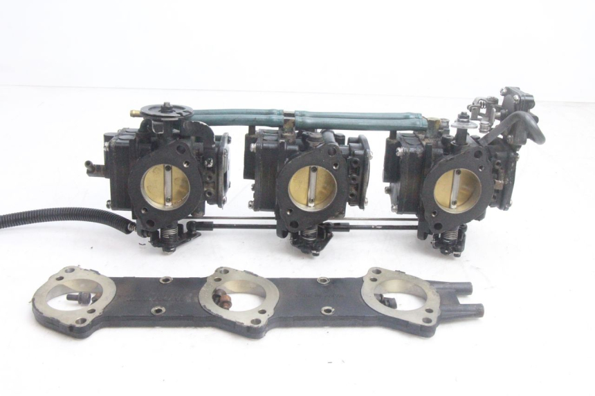 photo de CARBURATEUR YAMAHA WAVE RUNNER GP R 1200 (2000 - 2003) - Photo complémentaire