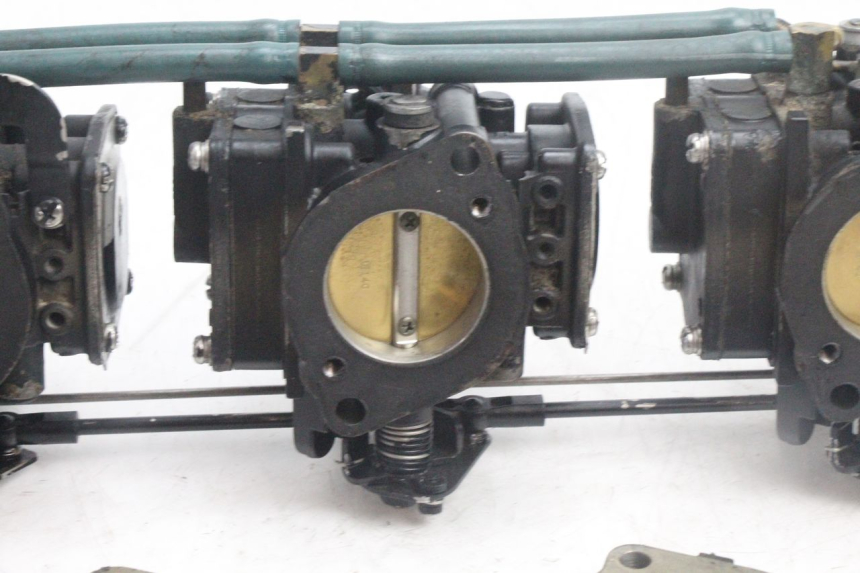 photo de CARBURATEUR YAMAHA WAVE RUNNER GP R 1200 (2000 - 2003) - Focus structure