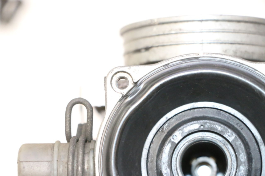 photo de CARBURATEUR PIAGGIO X9 EVOLUTION 125 (2003 - 2007) - Vue rapprochée