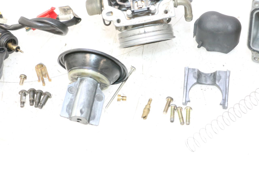 photo de CARBURATEUR PIAGGIO X9 EVOLUTION 125 (2003 - 2007) - Gros plan technique