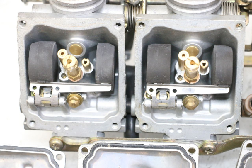 photo de CARBURATEUR YAMAHA XJN DIVERSION 600 (2000 - 2003)