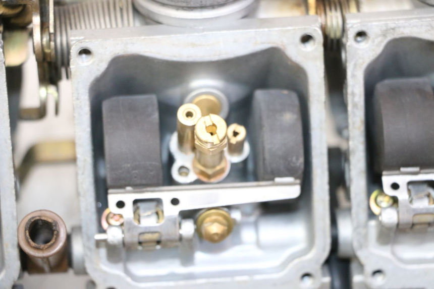 photo de CARBURATEUR YAMAHA XJN DIVERSION 600 (2000 - 2003)