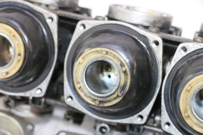 photo de CARBURATEUR YAMAHA XJR 1300 (1998 - 2002) - Aperçu profil