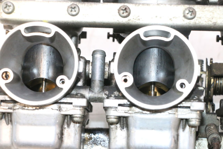photo de CARBURATEUR YAMAHA XJR 1300 (1998 - 2002) - Autre angle de vue