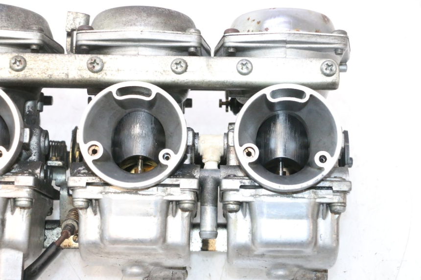 photo de CARBURATEUR YAMAHA XJR 1300 (1998 - 2002) - Gros plan technique