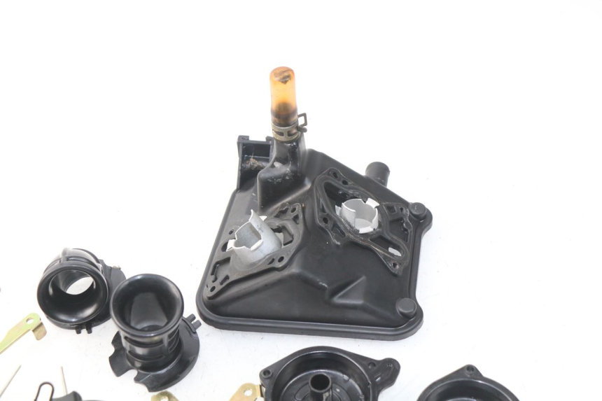 photo de CARBURATEUR HONDA XLV VARADERO 125 (2000 - 2006) - Gros plan technique