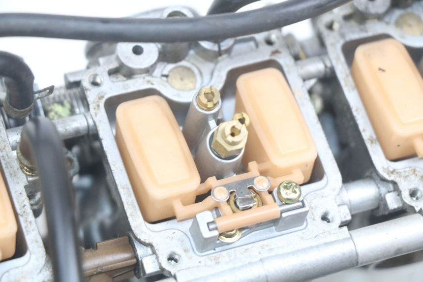photo de CARBURATEUR YAMAHA FZS FAZER 600 (1998 - 2001)