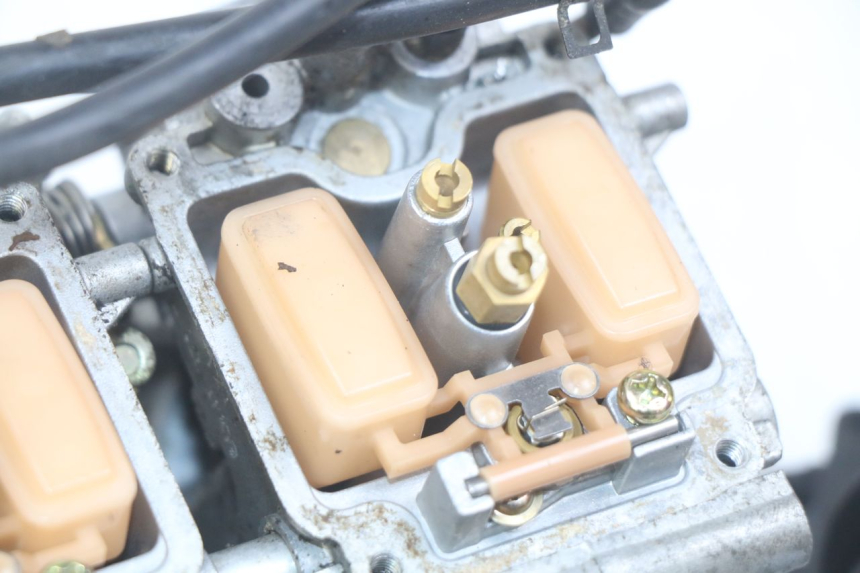 photo de CARBURATEUR YAMAHA FZS FAZER 600 (1998 - 2001)