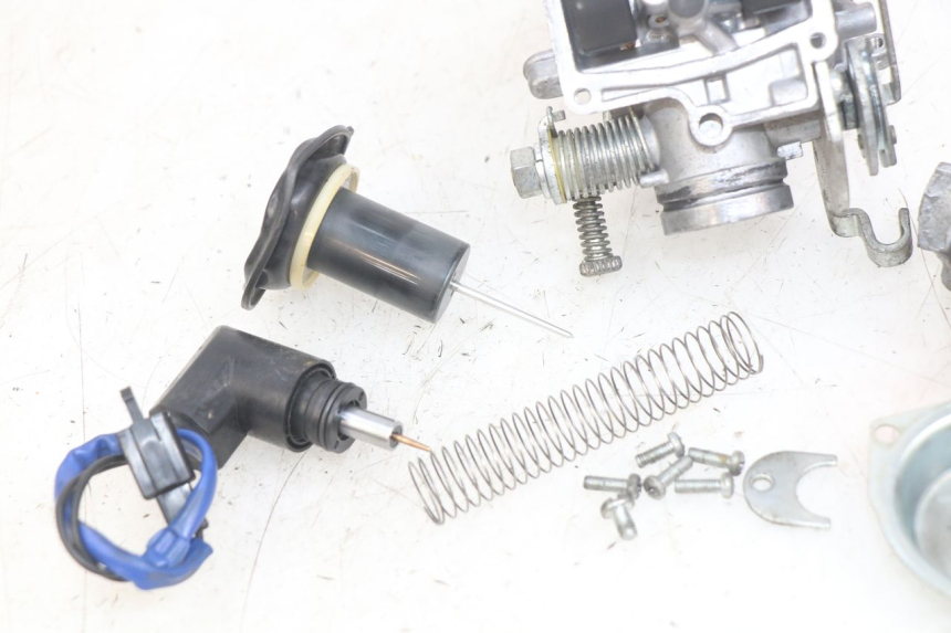 photo de CARBURATEUR YAMAHA YP MAJESTY 125 (1998 - 2001)