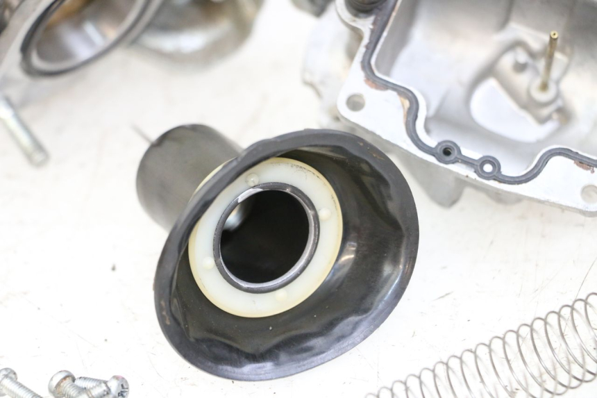 photo de CARBURATEUR YAMAHA YP MAJESTY 125 (2002 - 2006)