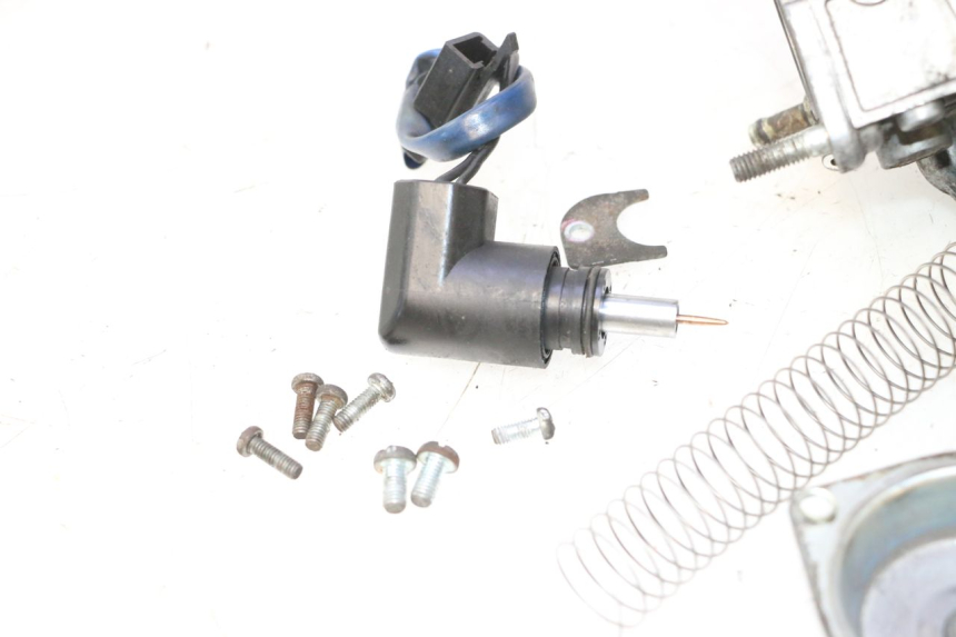 photo de CARBURATEUR YAMAHA YP MAJESTY 125 (2002 - 2006) - Autre angle de vue