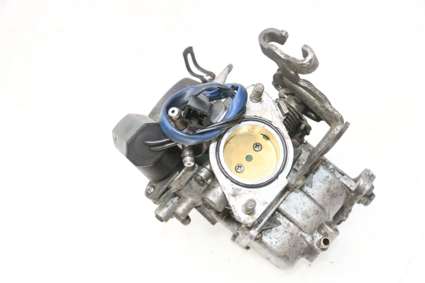 photo de CARBURATEUR YAMAHA YP MAJESTY 125 (2002 - 2006) - Gros plan technique