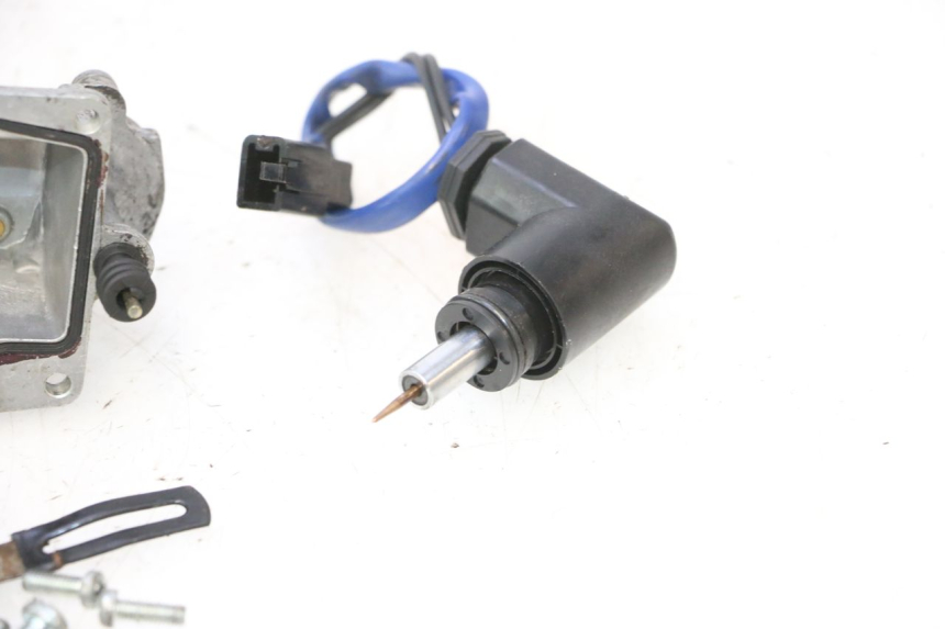 photo de CARBURATEUR YAMAHA YP MAJESTY 125 (1998 - 2001) - Inspection visuelle