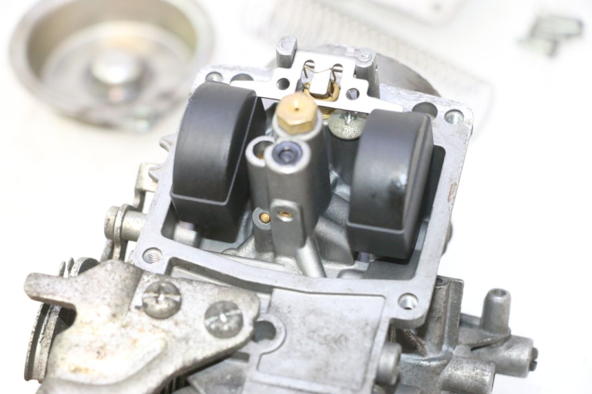 photo de CARBURATEUR YAMAHA YP MAJESTY 125 (2007 - 2010) - Inspection visuelle