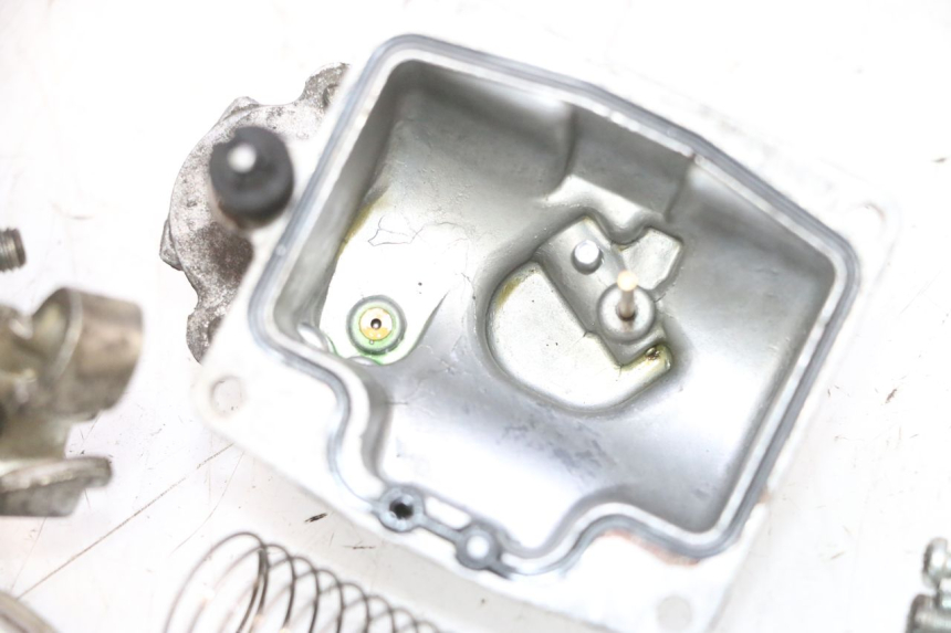 photo de CARBURATEUR YAMAHA YP MAJESTY 125 (2007 - 2010) - Angle alternatif