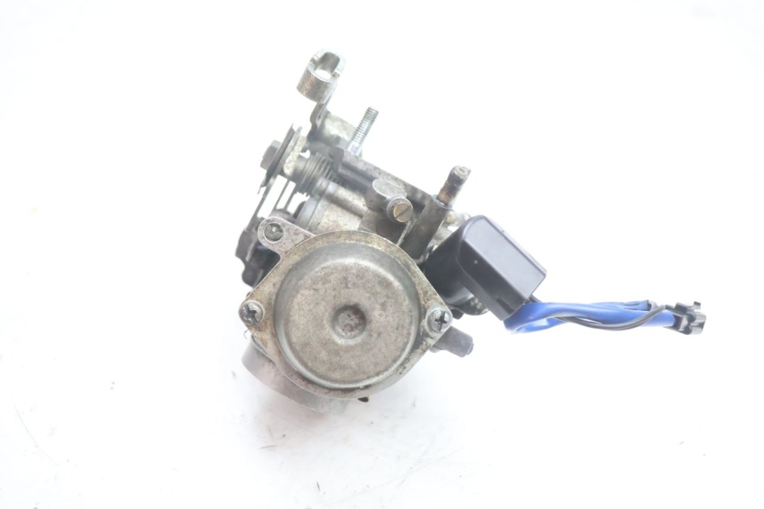 photo de CARBURATEUR YAMAHA YP MAJESTY 125 (2002 - 2006) - Gros plan technique