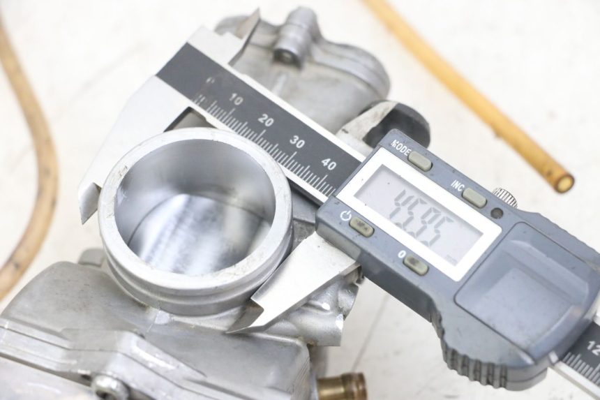 photo de CARBURATEUR YAMAHA YZ 125 (2017 - 2021) - Gros plan technique