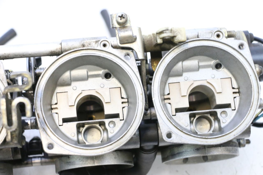 photo de CARBURATEUR YAMAHA YZF R GENESIS 750 (1993 - 1998) - Aperçu profil