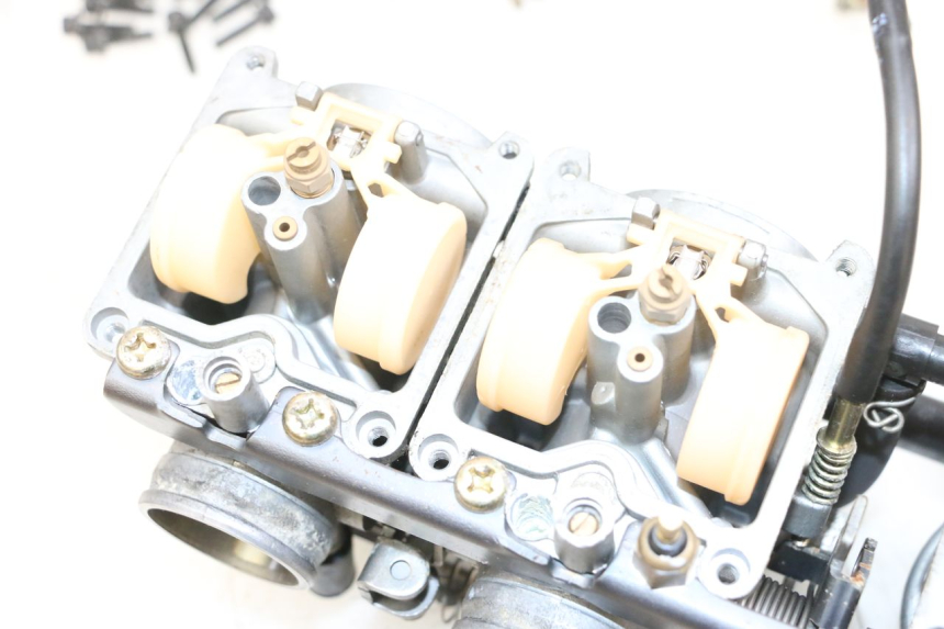 photo de CARBURATEUR KAWASAKI ZR 7 750 (1999 - 2001) - Zoom état d’usage