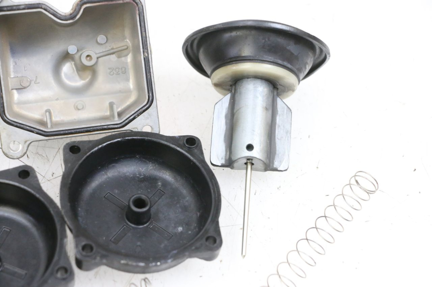 photo de CARBURATEUR KAWASAKI ZR 7 750 (1999 - 2001) - Points de fixation