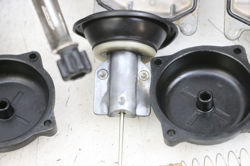 photo de CARBURATEUR KAWASAKI ZR 7 750 (1999 - 2001) - État de surface