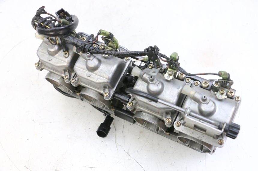 photo de CARBURATEUR KAWASAKI ZR 7 750 (1999 - 2001) - Gros plan technique