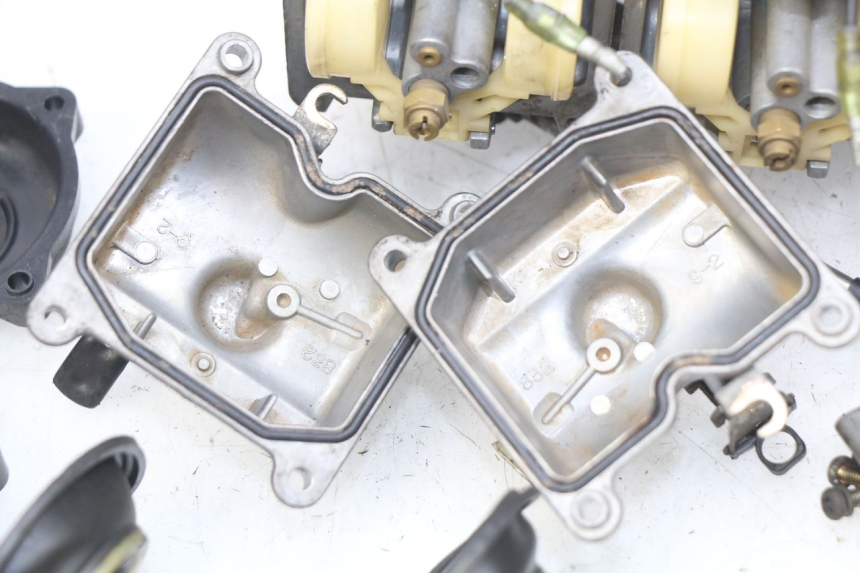 photo de CARBURATEUR KAWASAKI ZR7 ZR-7 S 750 (1999 - 2004)