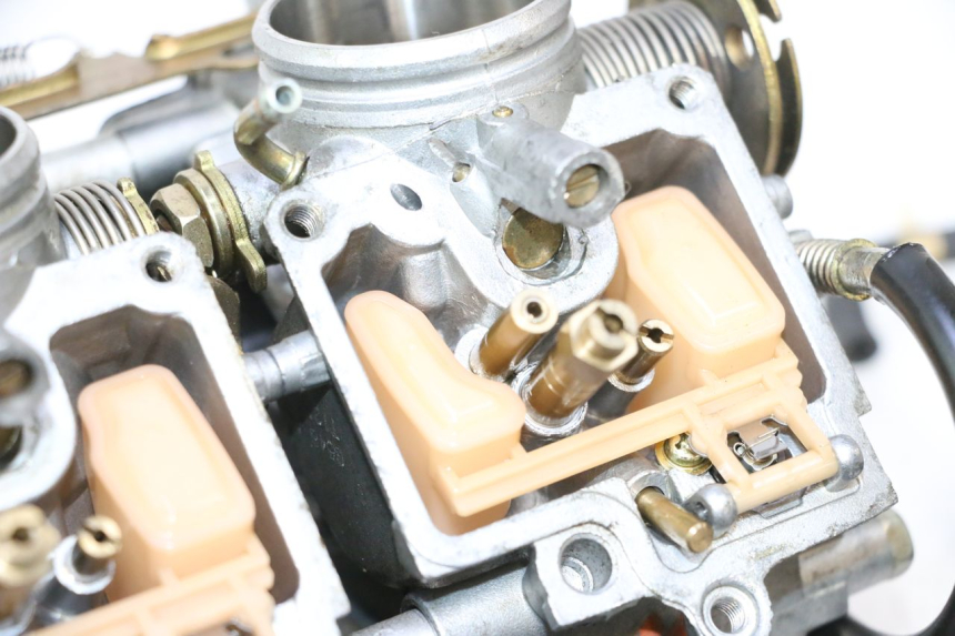 photo de CARBURATEUR KAWASAKI ZX-6R ZX6R 600 (2000 - 2002) - Points de fixation