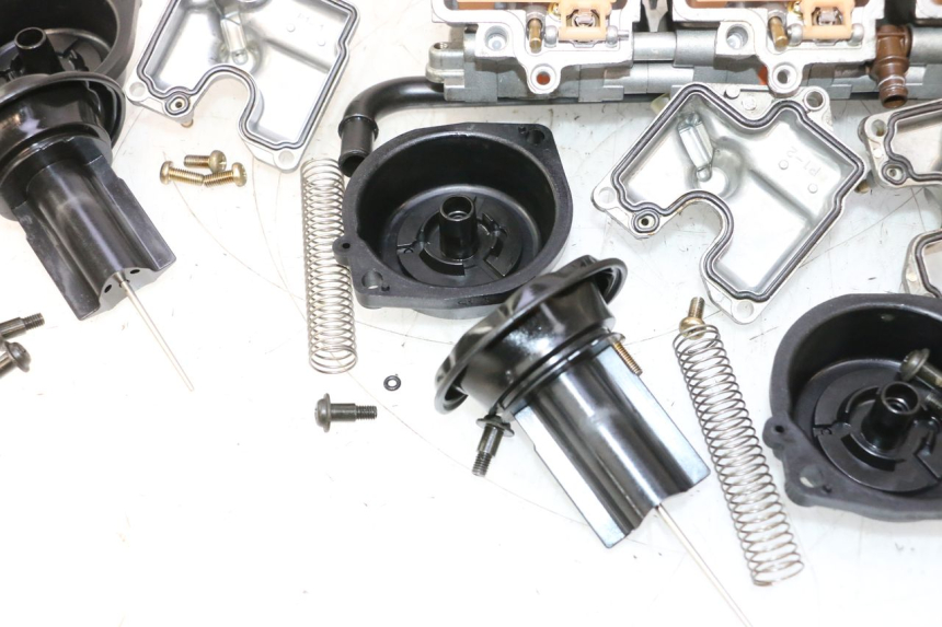 photo de CARBURATEUR KAWASAKI ZX-6R ZX6R 600 (2000 - 2002) - Zoom composants