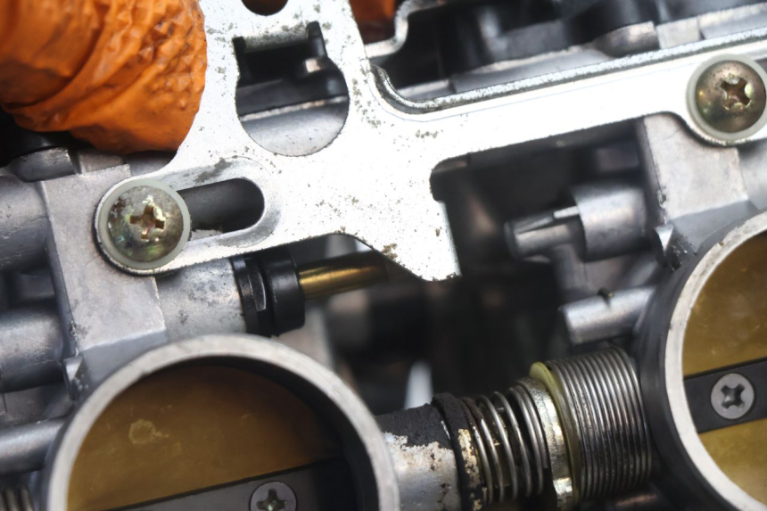 photo de CARBURATEUR KAWASAKI ZX-6R ZX6R 600 (1995 - 1997) - Zoom état d’usage