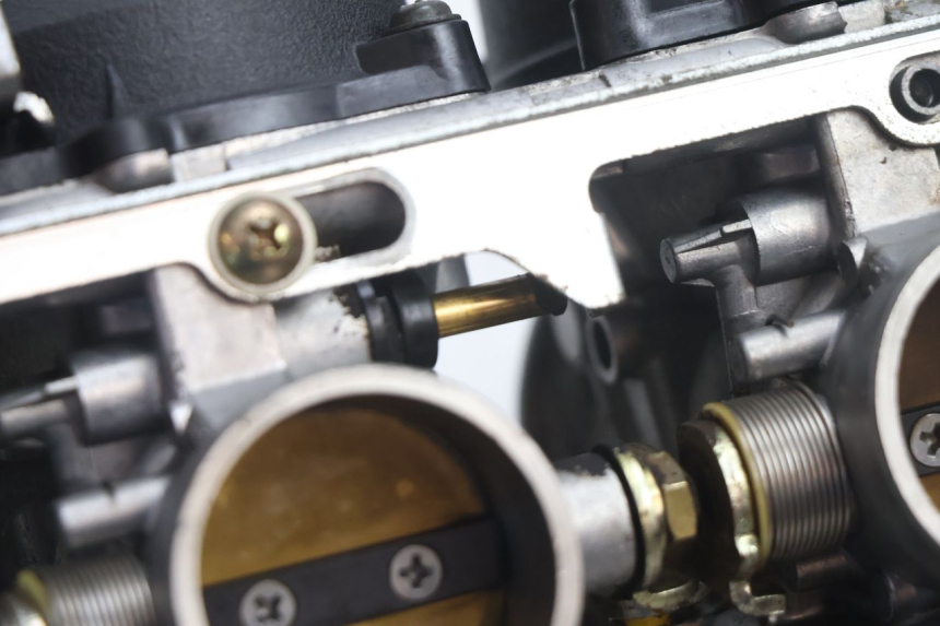 photo de CARBURATEUR KAWASAKI ZX-6R ZX6R 600 (1995 - 1997) - Autre angle de vue