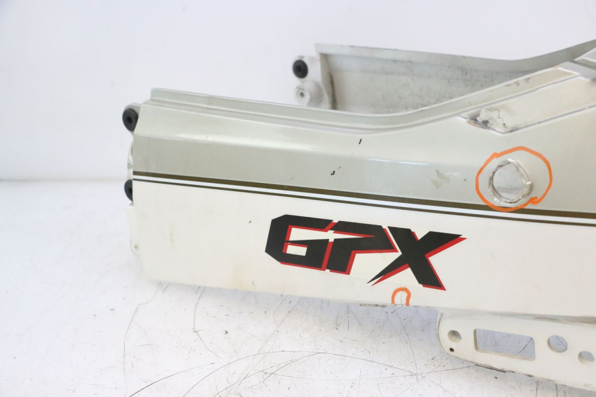photo de CARENAGE ARRIERE KAWASAKI GPX F ZX750F 750 (1986 - 1990) - Détails caractéristiques