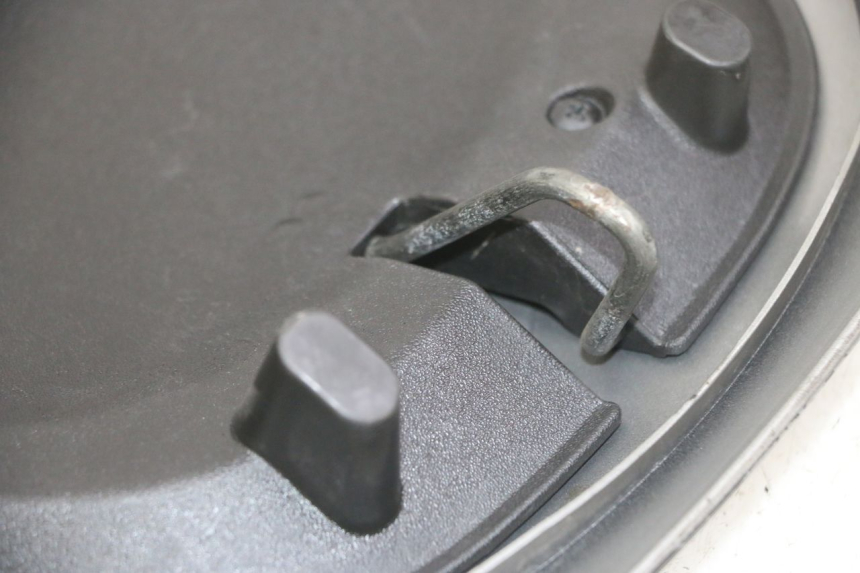 photo de CARENAGE ARRIERE PIAGGIO MP3 LT 400 (2007 - 2012)