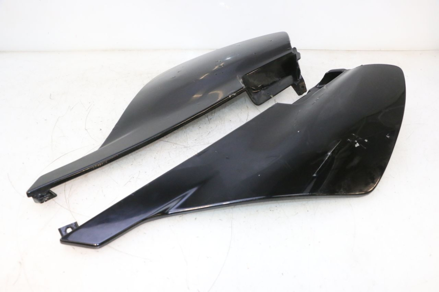 photo de CARENAGE ARRIERE DERBI SENDA 50 (2003 - 2005) - Autre angle de vue